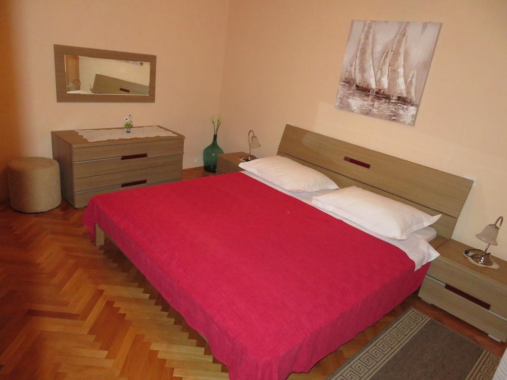 Casa Rosada Hotel Podgora Luaran gambar